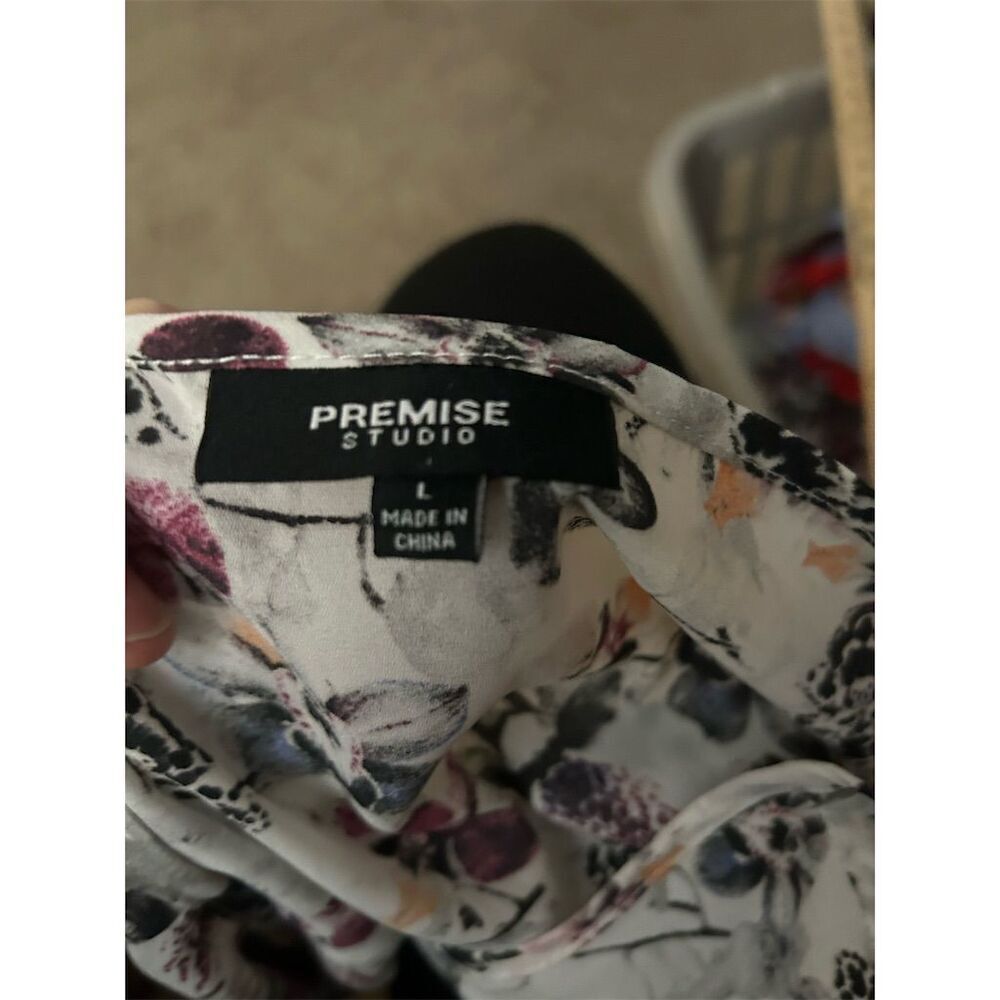 Premiere Studios Women's Floral Size L Multicolor Short Sleeve Casual Top
100 - Picture 3 of 6